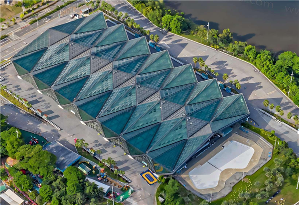 深圳大运中心游泳馆实景图.png