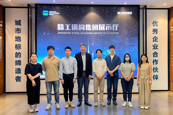 鹿明教授团队参观.jpg